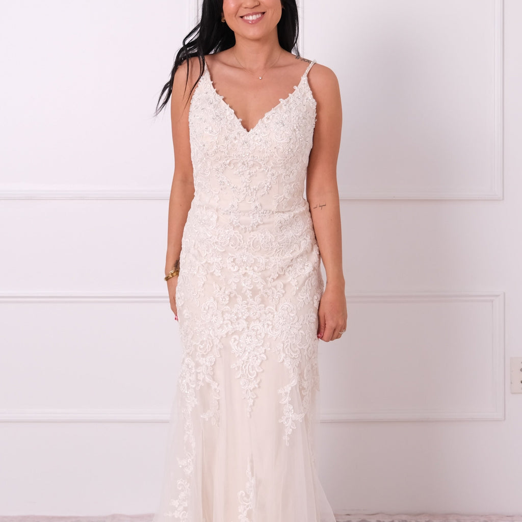 Romantic Lace Bridal Gown