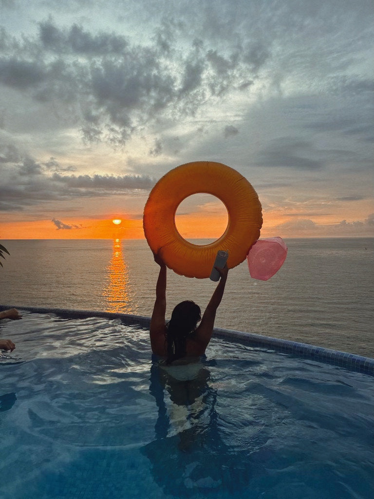 Diamond ring pool float